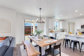 Paseos 1293 Brand New Property, Private Hot Tub, Outdoor Firepit, and near Sand Hollow Reservoir